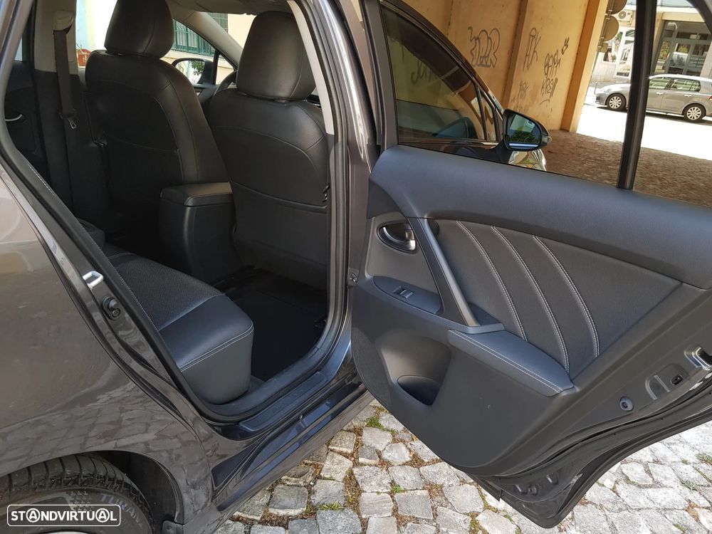 Toyota Avensis Touring Sports 2.0 D-4D Exclusive - 35