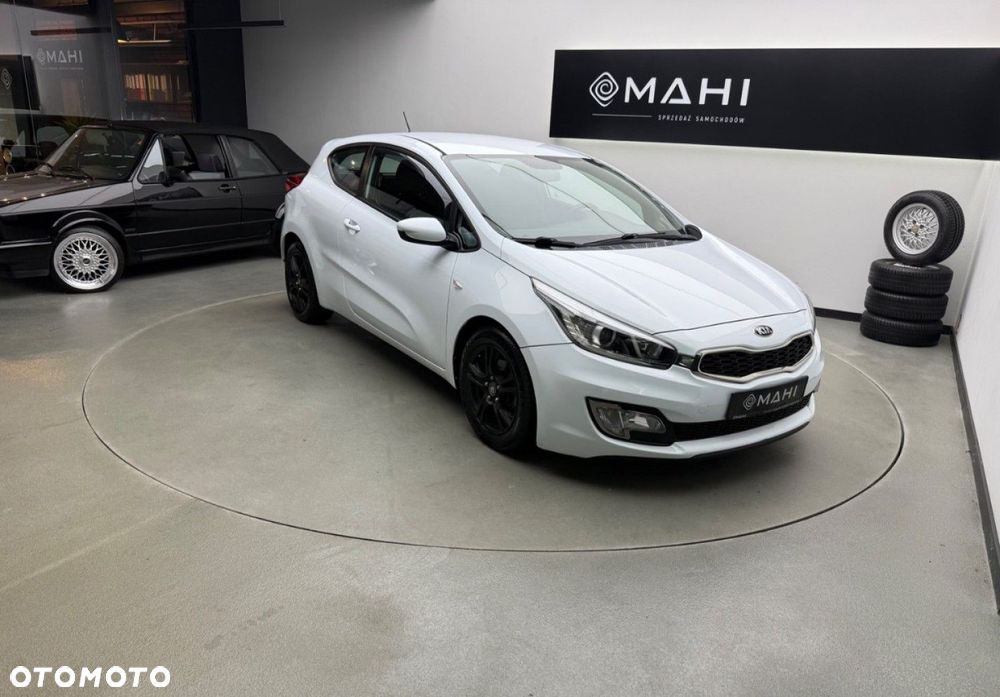 Kia Ceed - 16