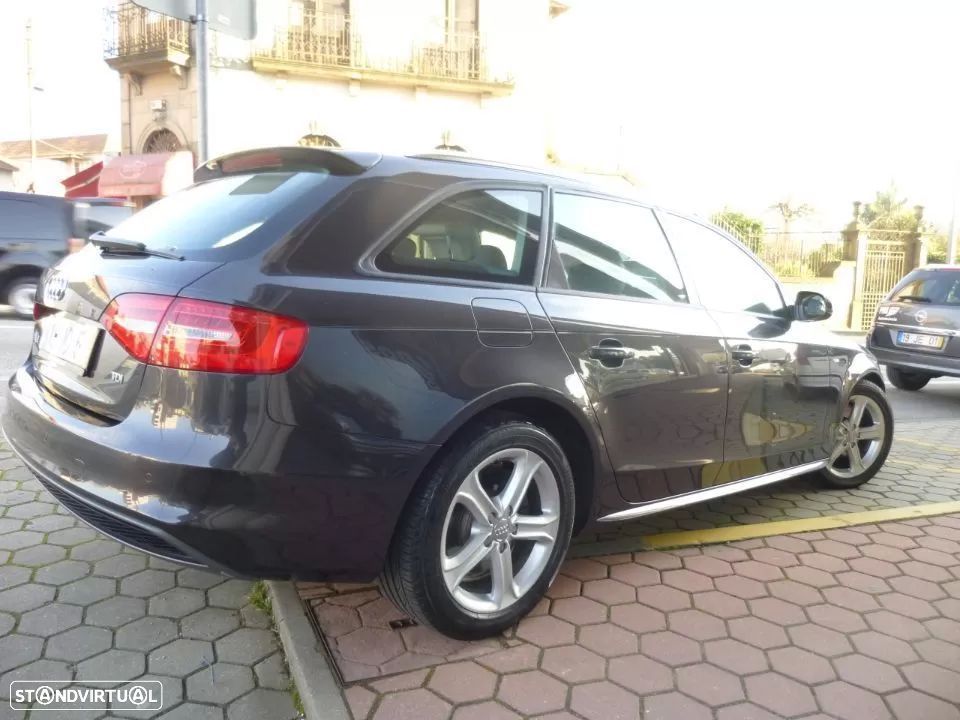 Audi A4 Avant 2.0 TDI Business Line S-line - 2