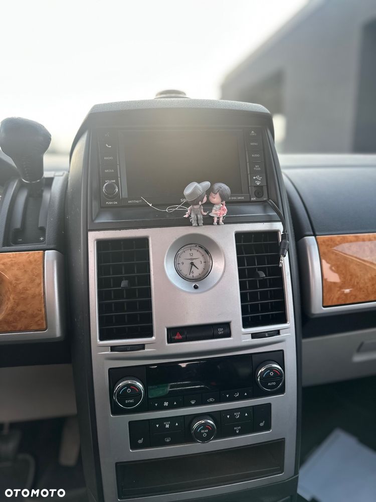 Chrysler Grand Voyager 2.8 CRD Limited - 12