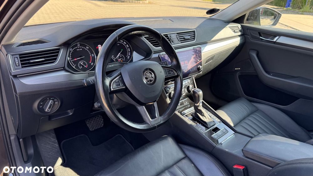 Skoda Superb 2.0 TDI DSG Style - 32