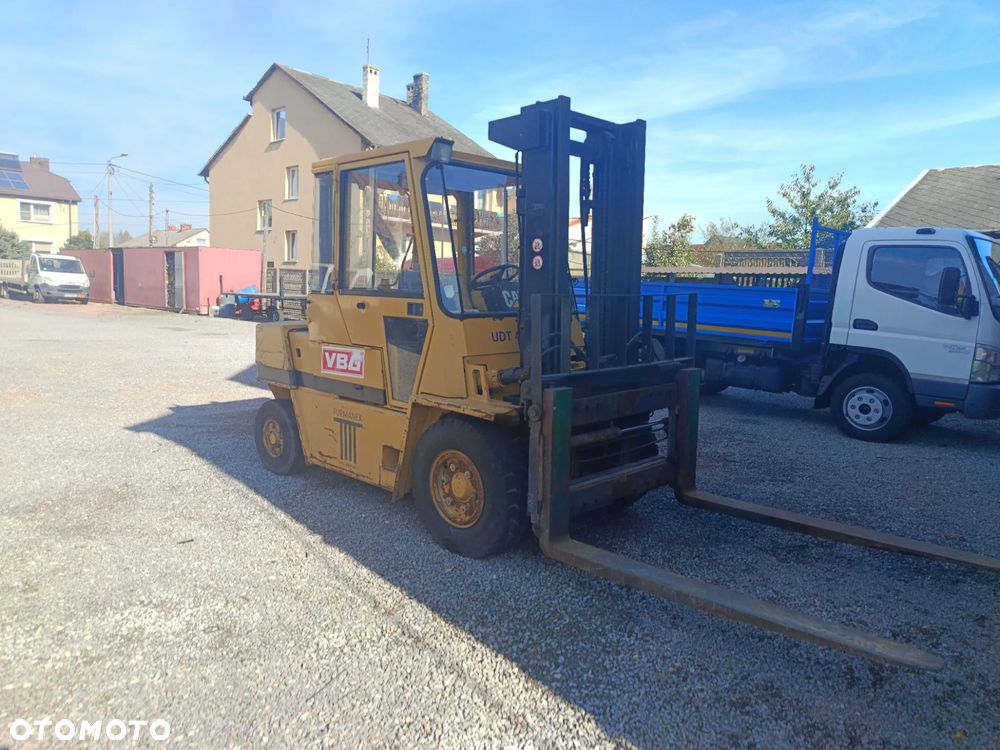 Caterpillar VG220F - 7
