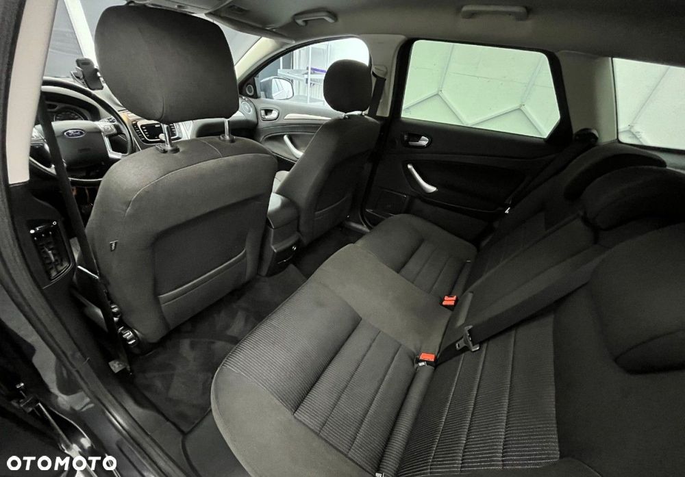 Ford Mondeo - 23