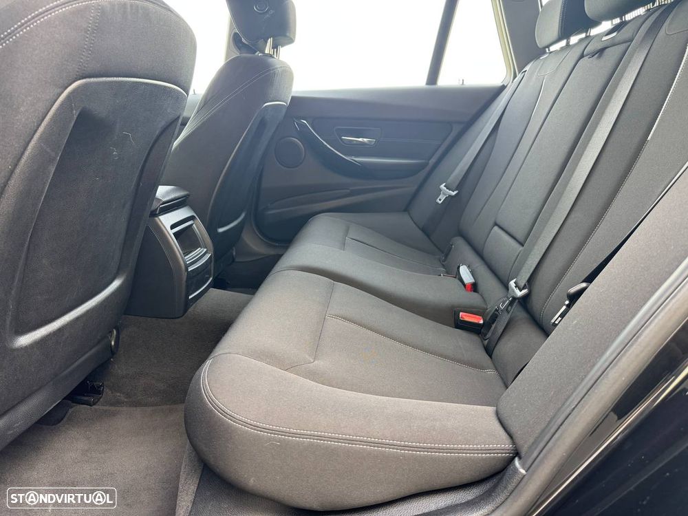 BMW 318 d Auto Line Sport - 15