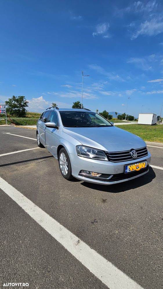 Volkswagen Passat 2.0 TDI BlueMotion Technology DSG Comfortline - 4