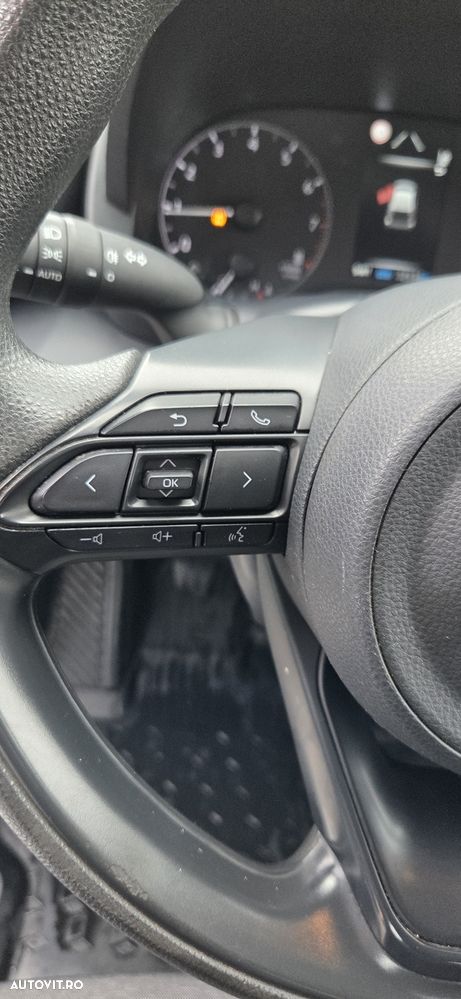 Toyota Yaris 1.0 L Eco - 18