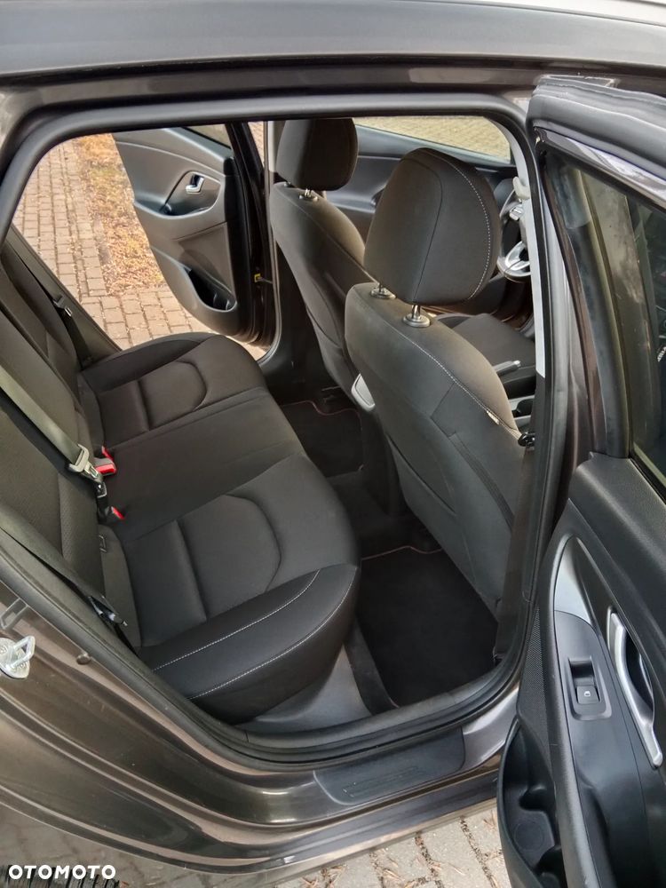 Hyundai i30 1.6 CRDi Classic + - 10