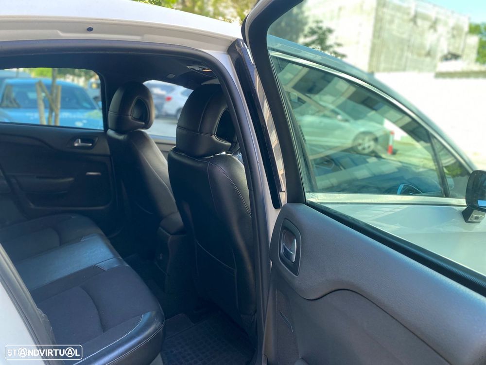 Citroën DS4 1.6 HDi So Chic - 25