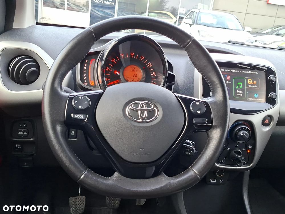Toyota Aygo x-play - 14