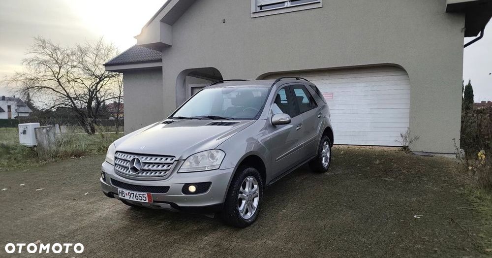 Mercedes-Benz ML - 12