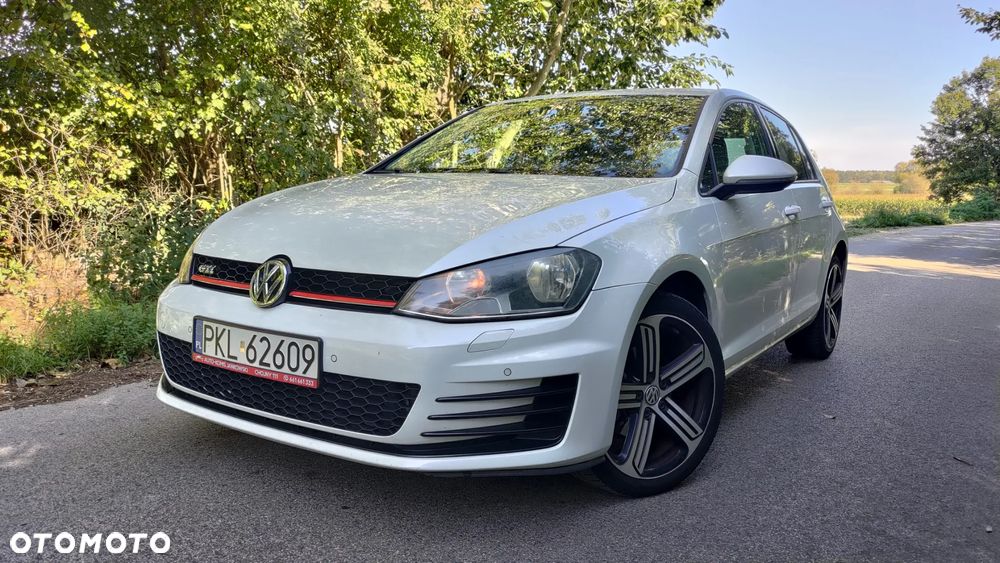 Volkswagen Golf 1.6 TDI BlueMotion Technology Cup - 25