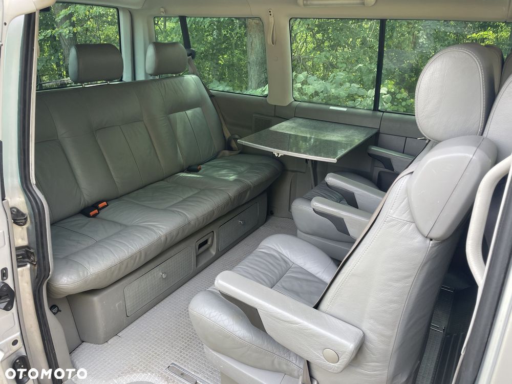 Volkswagen Multivan - 19