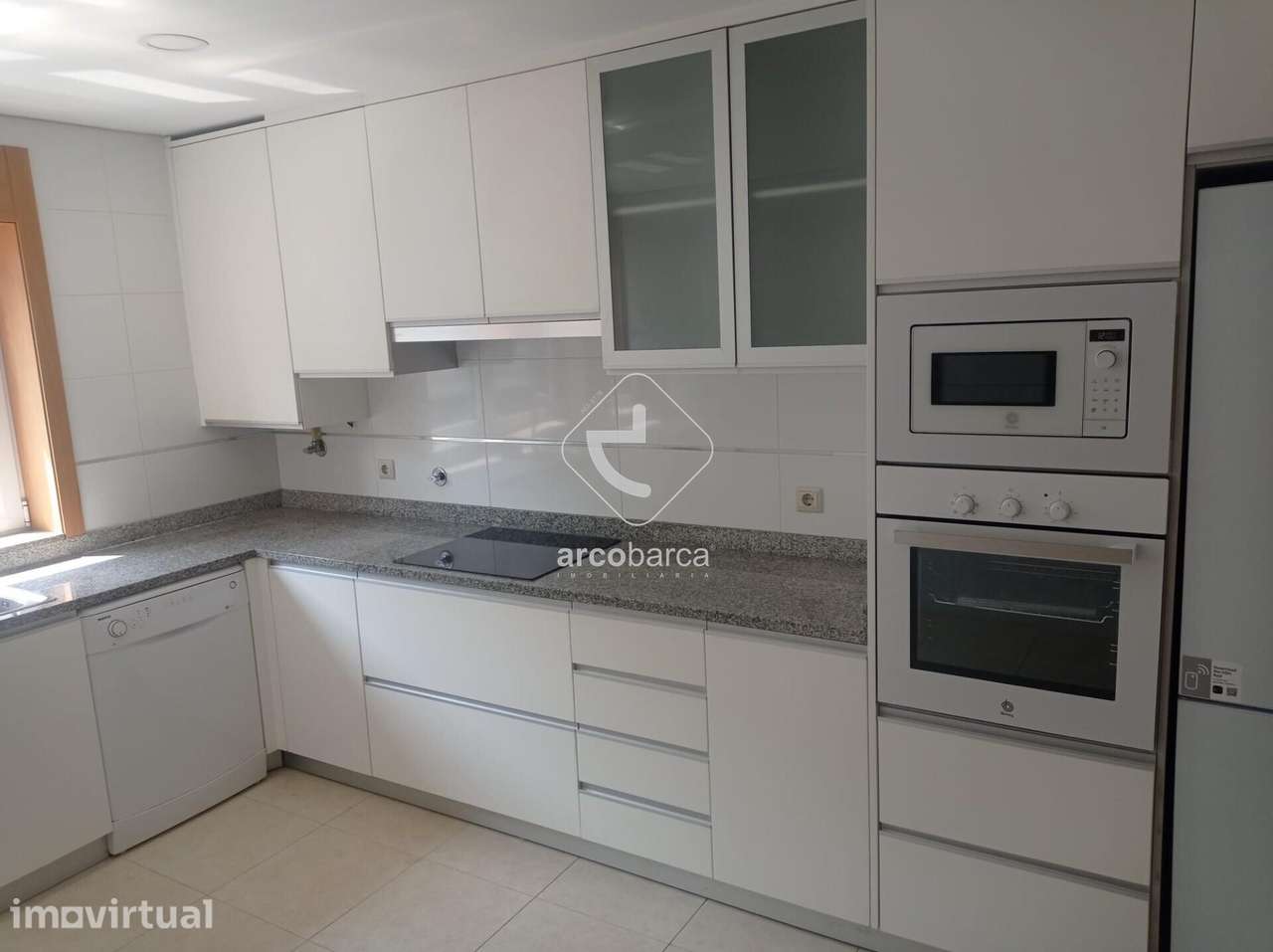 Empreendimento da Imogalaica - Investimentos imobiliários Lda., aparta - Grande imagem: 5/12