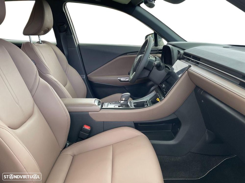 Lexus LBX Elegant - 13