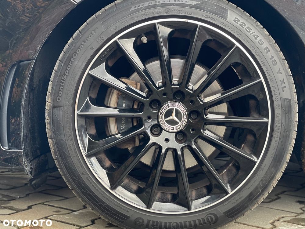 Mercedes-Benz Klasa A 180 7G-DCT AMG Line - 29