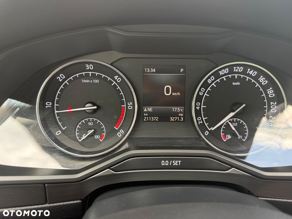 Skoda Superb 2.0 TDI 4x4 DSG Premium Edition - 26