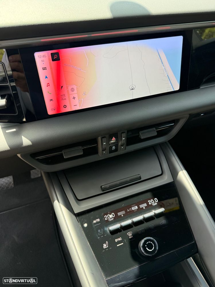 Porsche Macan Electric - 11