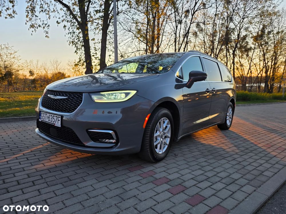 Chrysler Pacifica - 1