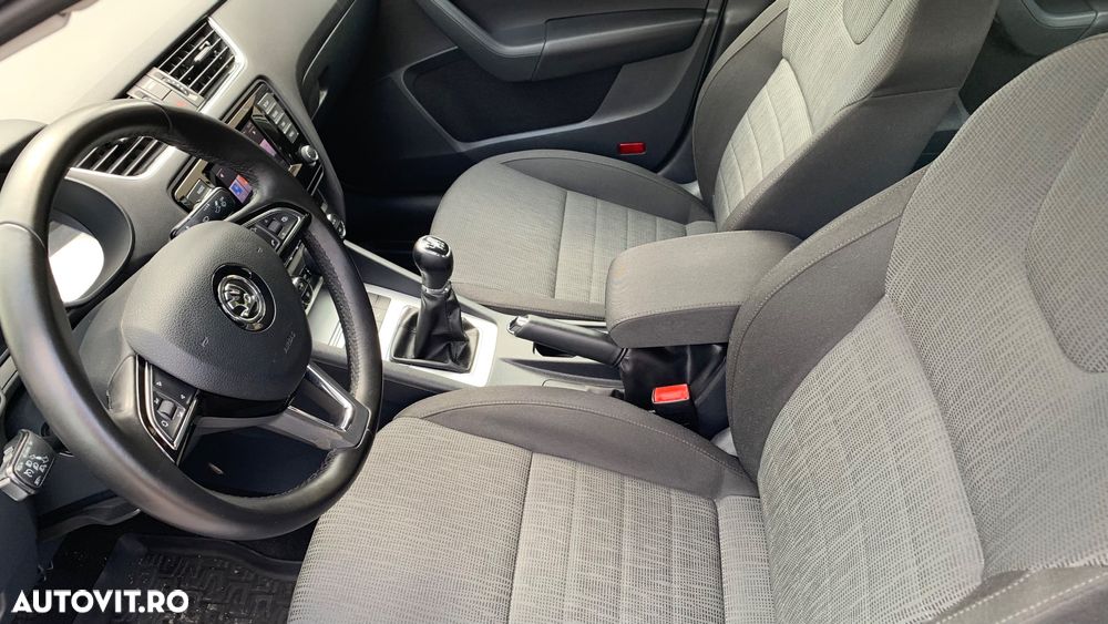 Skoda Octavia 1.4 TSI ELEGANCE - 25