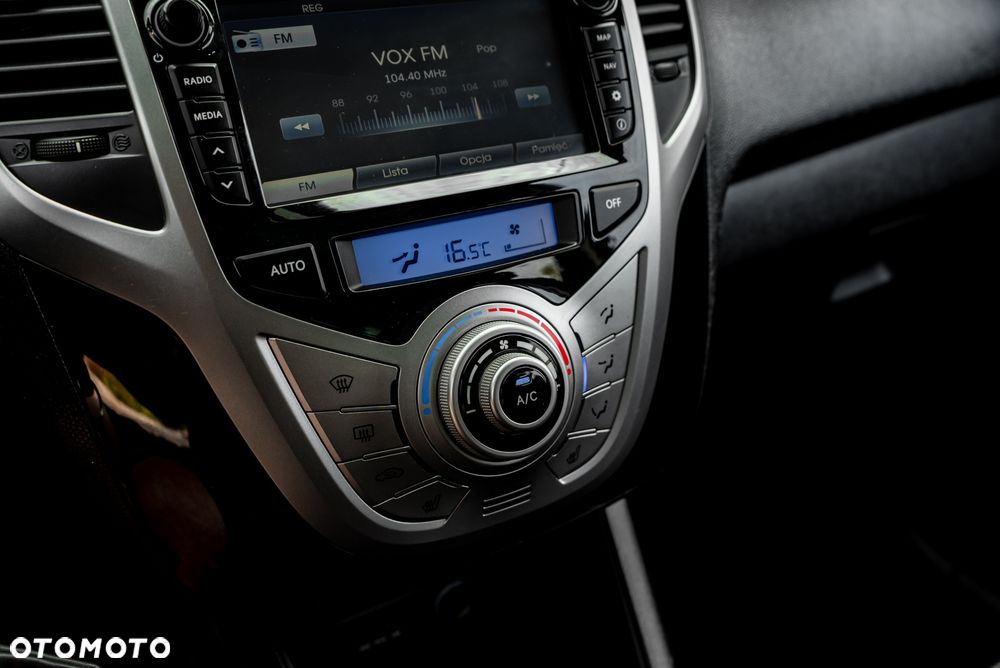 Hyundai ix20 1.4 Premium blue - 14