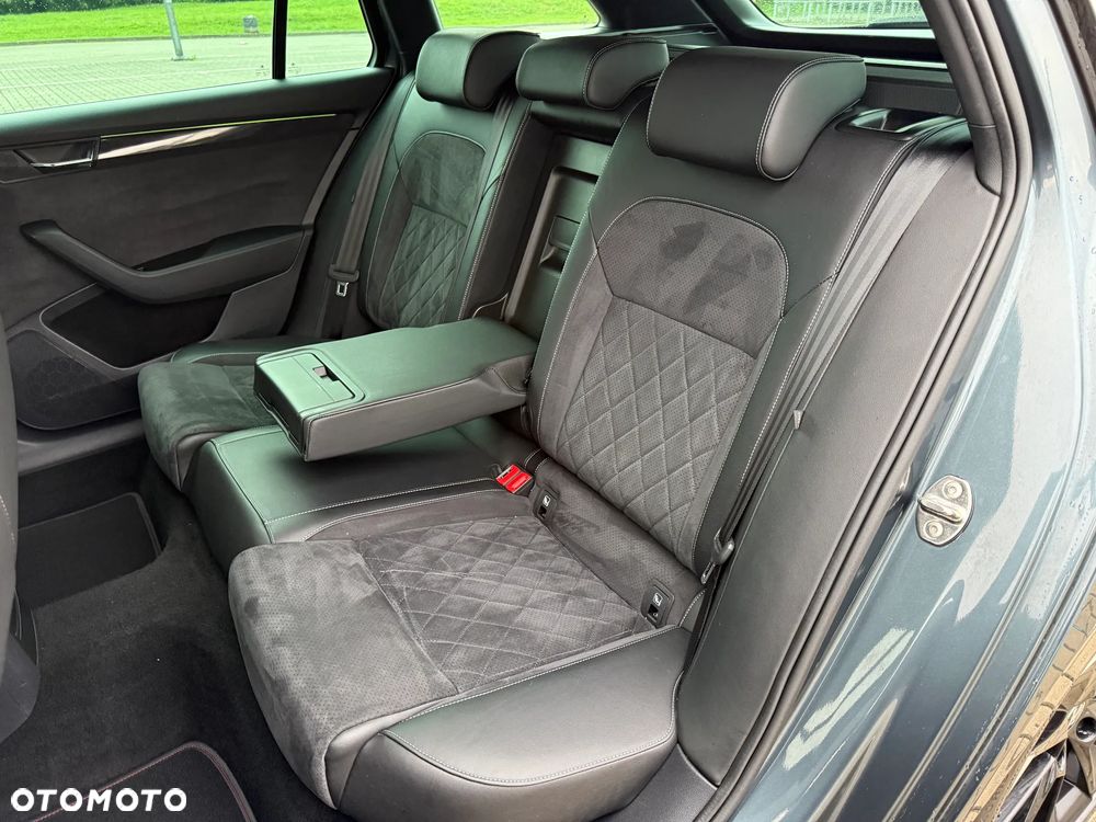 Skoda Superb 2.0 TDI DSG Sportline - 13