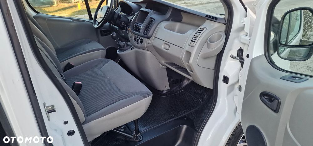 Opel Vivaro - 10