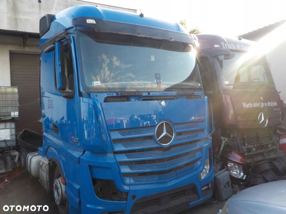 ACTROS MP4 MOCOWANIE UCHWYT BELKI - 2