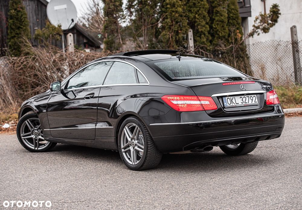 Mercedes-Benz Klasa E 250 CGI BlueEFFICIENCY Automatik Avantgarde - 14