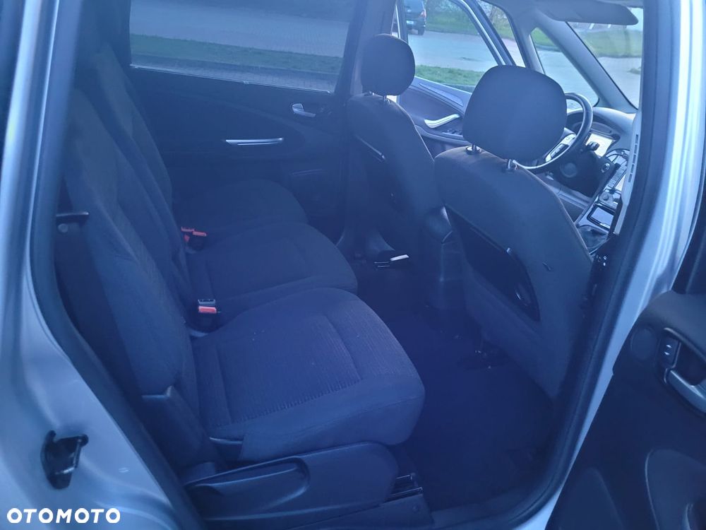 Ford Galaxy - 15