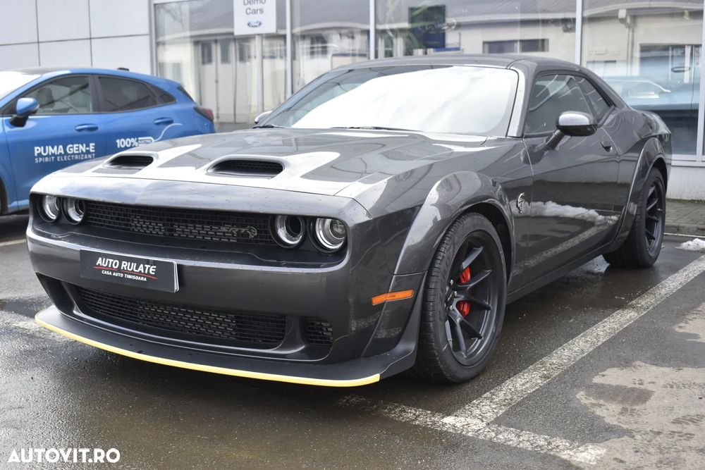 Dodge Challenger - 2