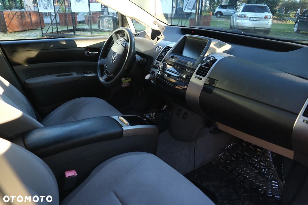 Toyota Prius 1.5 VVT-i Prestige - 2