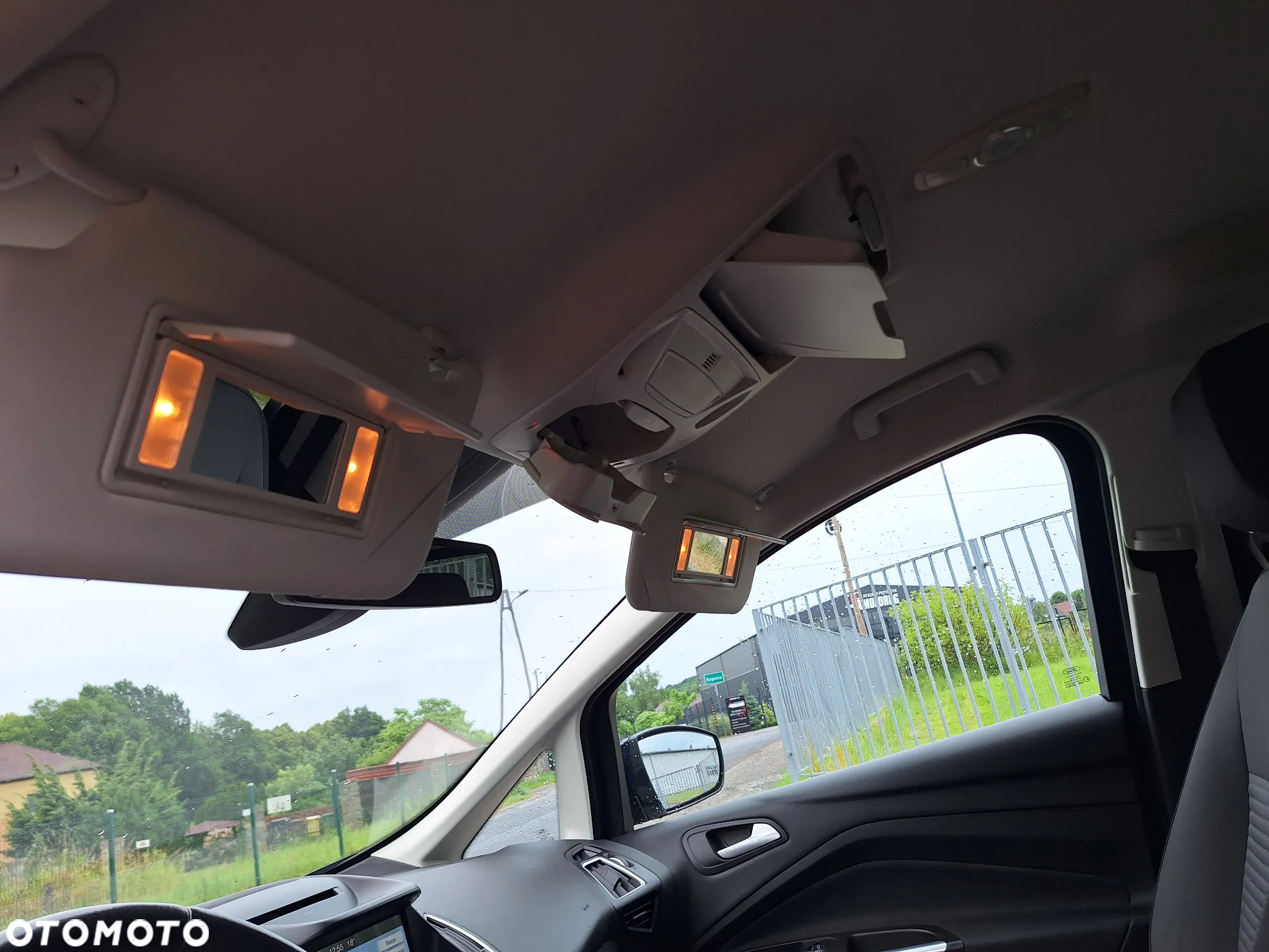 Ford Grand C-MAX - 24