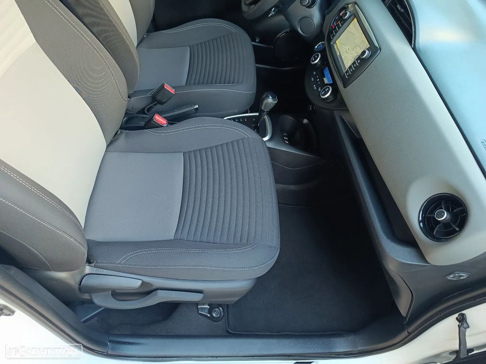 Toyota Yaris 1.5 HDF Comfort - 21