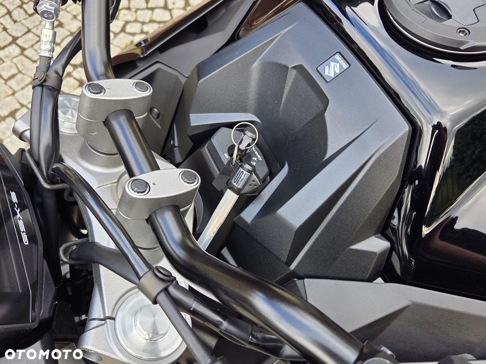 Suzuki GSX - 40