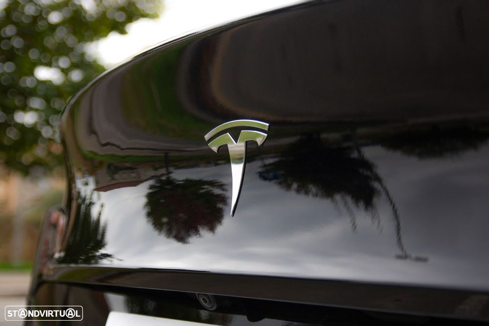 Tesla Model Y Long Range Dual Motor AWD - 27