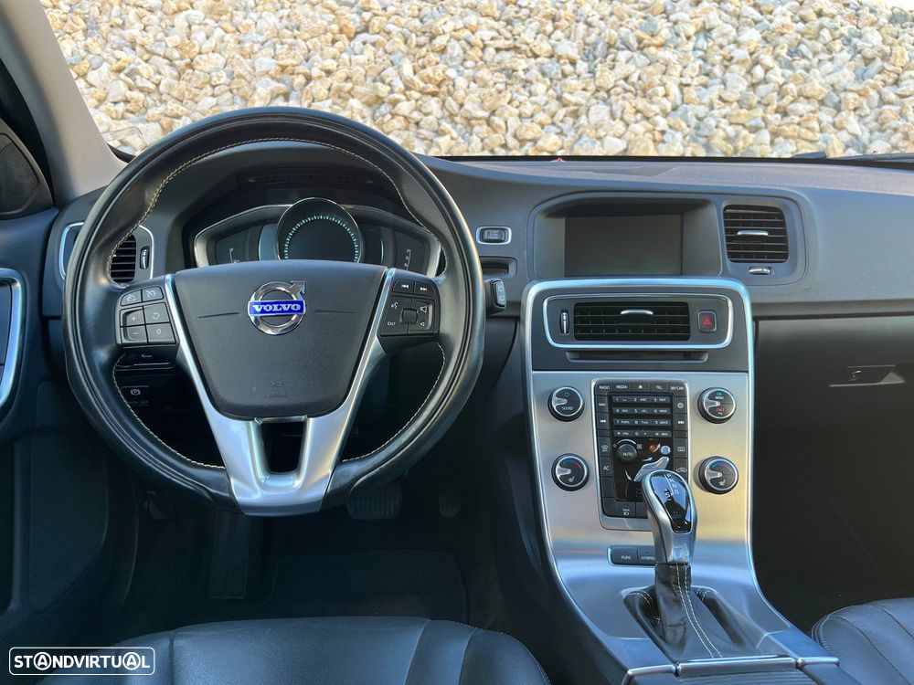 Volvo V60 D6 Plug-In-Hybrid AWD Geartronic Summum - 6