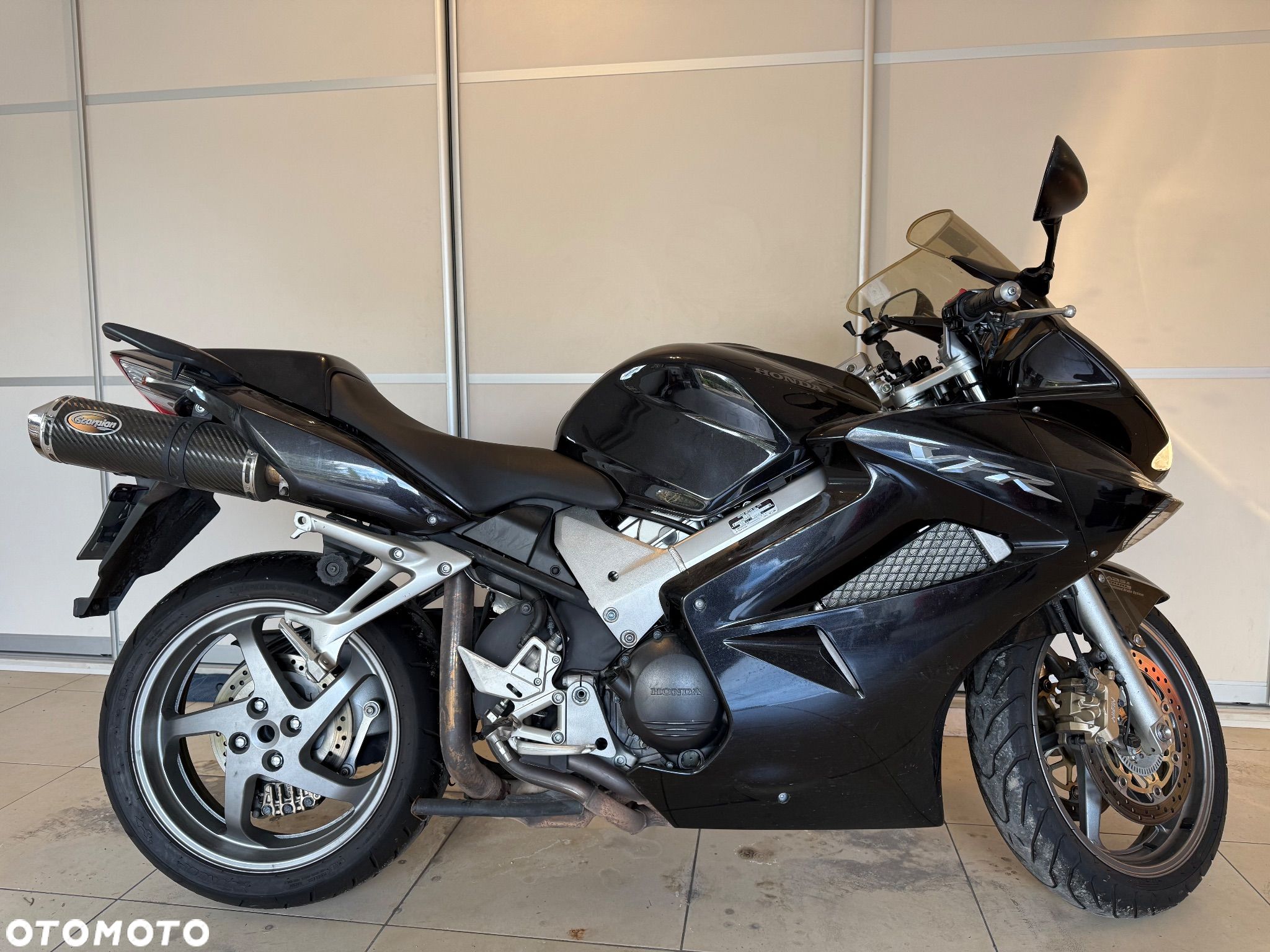 Honda VFR - 1