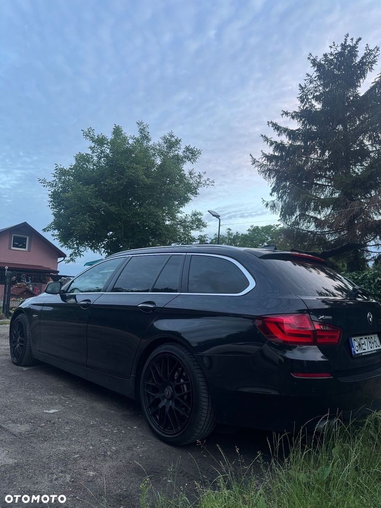 BMW Seria 5 525d xDrive - 9
