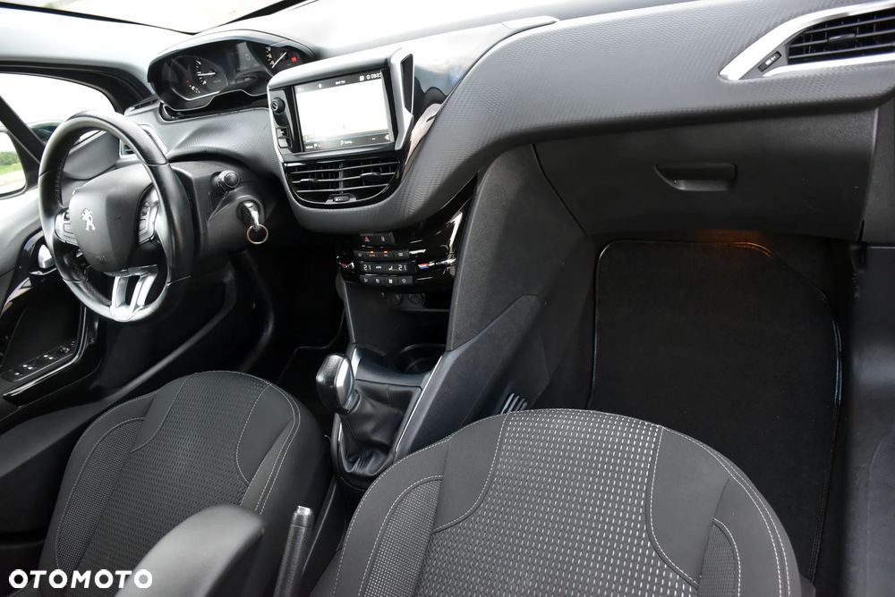 Peugeot 208 - 7