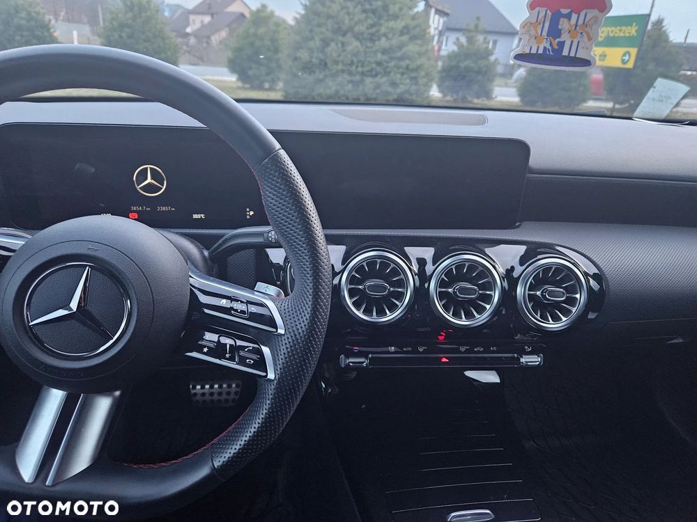 Mercedes-Benz Klasa A 220 4-Matic 7G-DCT - 3