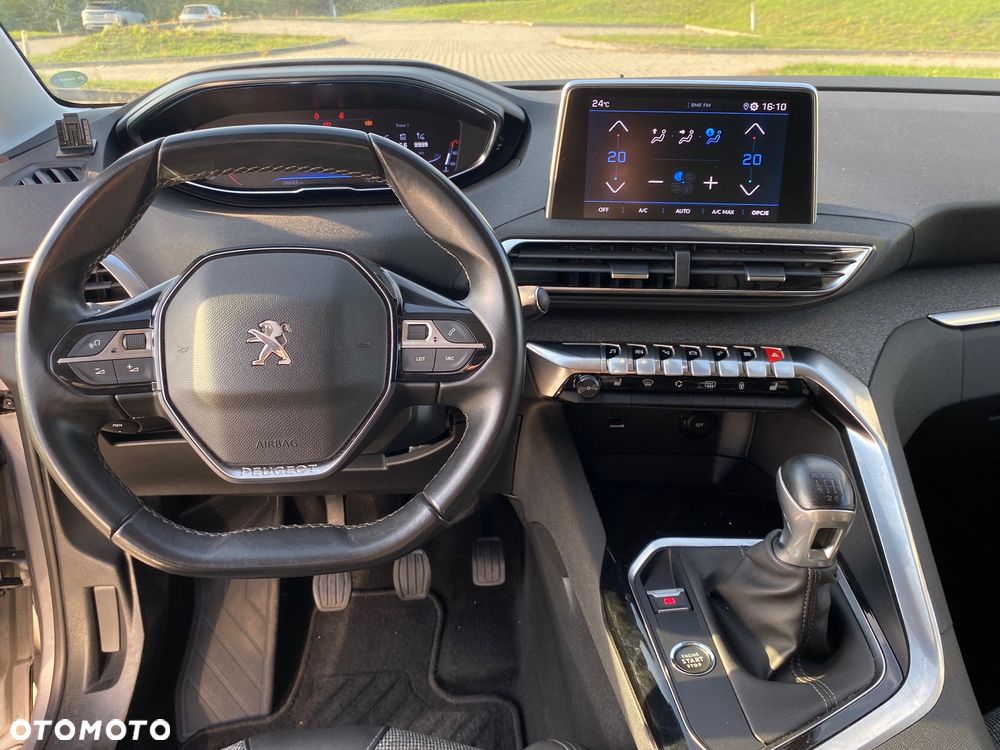 Peugeot 3008 1.5 BlueHDi Allure S&S - 23