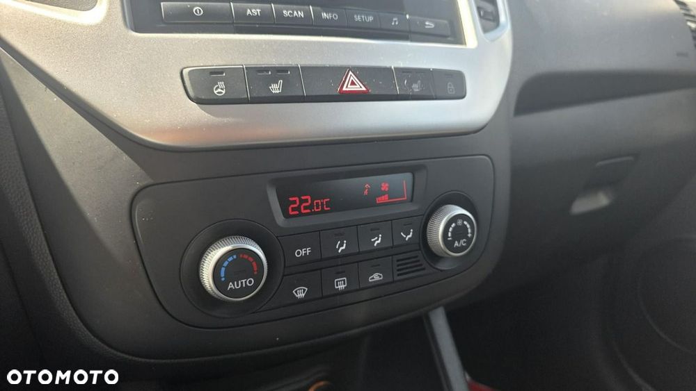 Kia Venga - 18