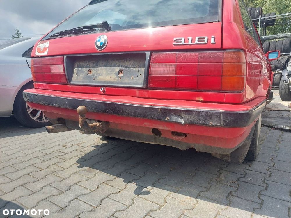 ZDERZAK TYŁ + HAK  BMW E30 KOMBI TOURING - 1