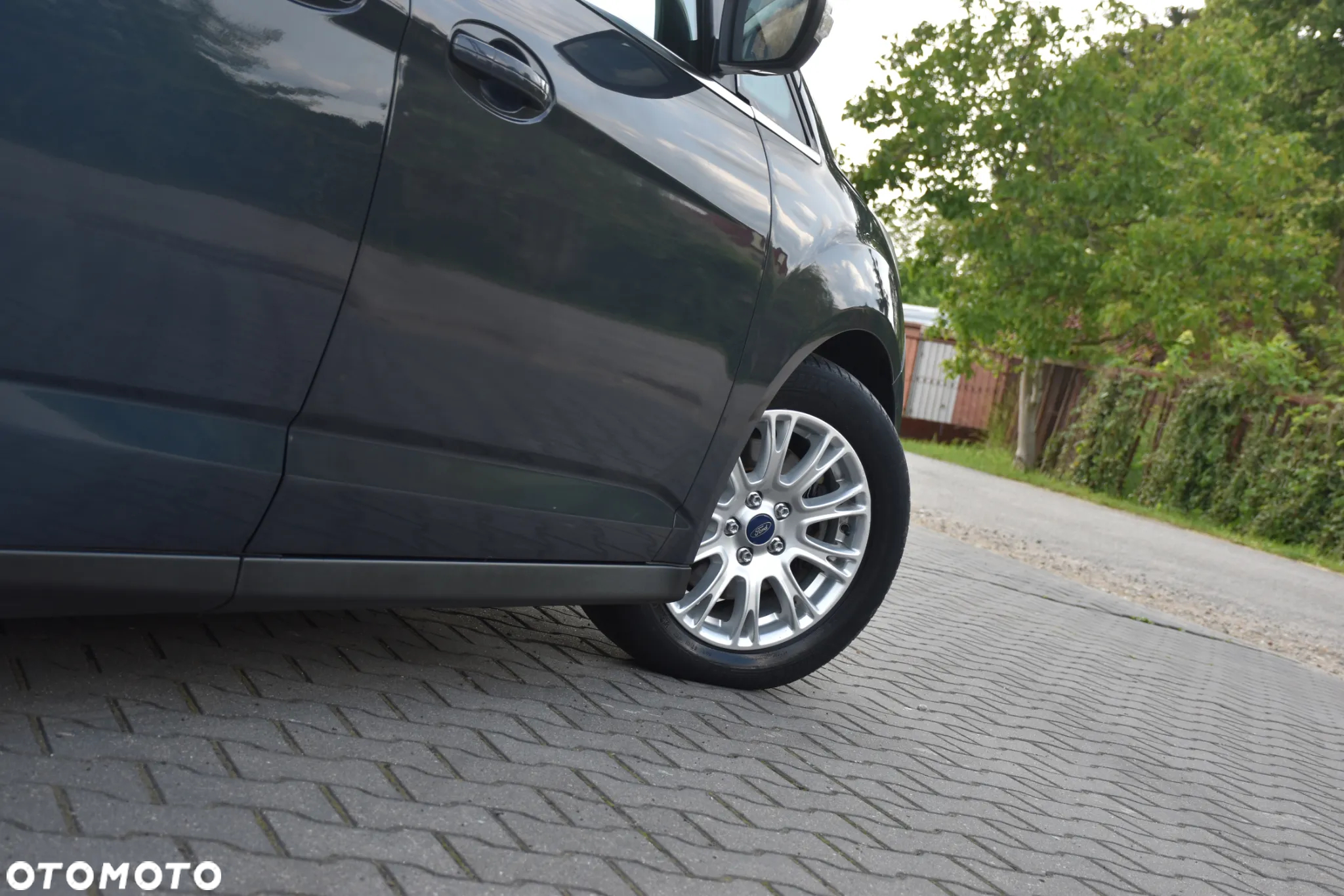Ford Grand C-MAX 2.0 TDCi Titanium - 37