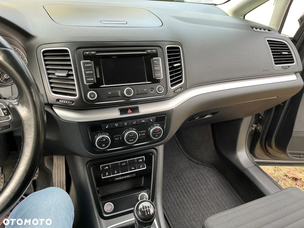 Volkswagen Sharan - 10