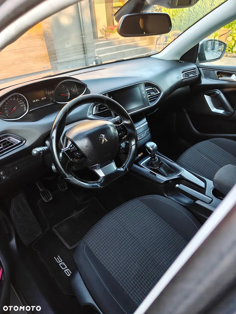 Peugeot 308 1.5 BlueHDi Allure Pack S&S - 15