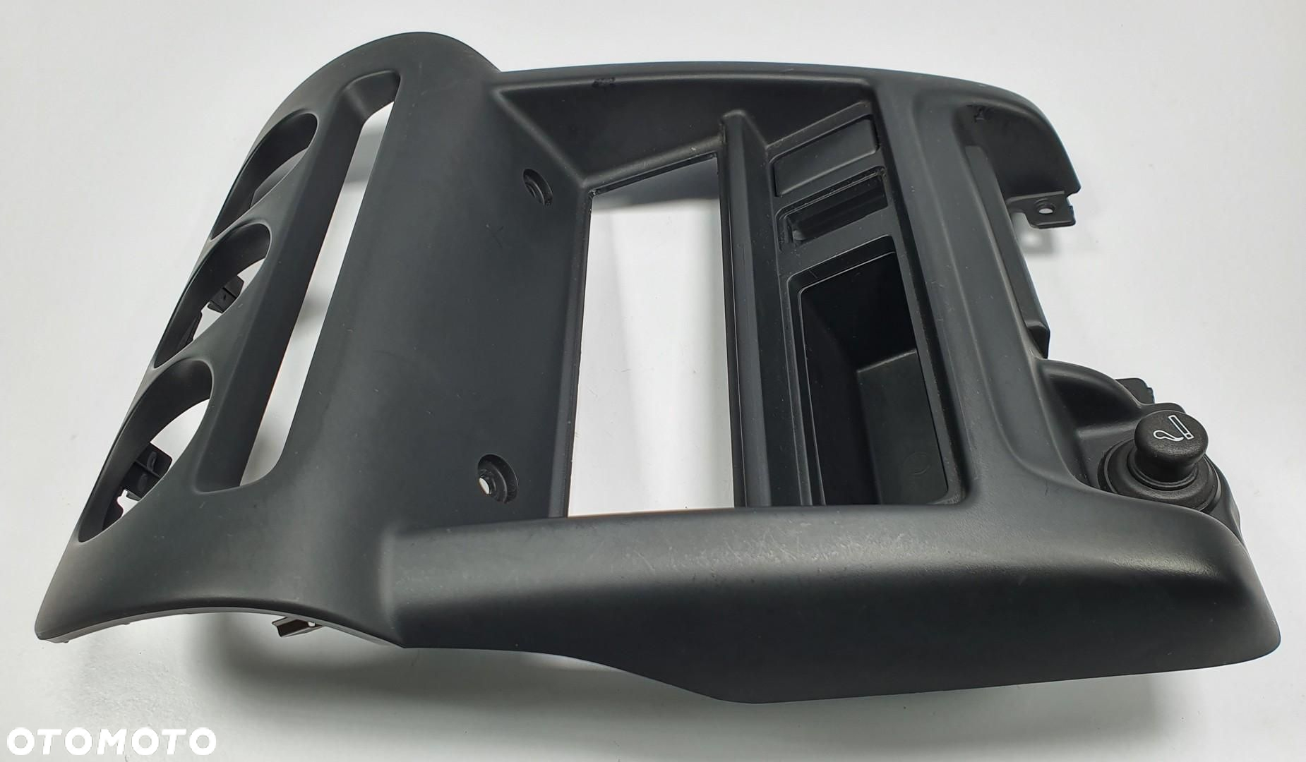 RAMKA OSŁONA NAWIEWU RADIA 12V DESKI KONSOLI NISSAN MICRA K11 682606F600 - 4