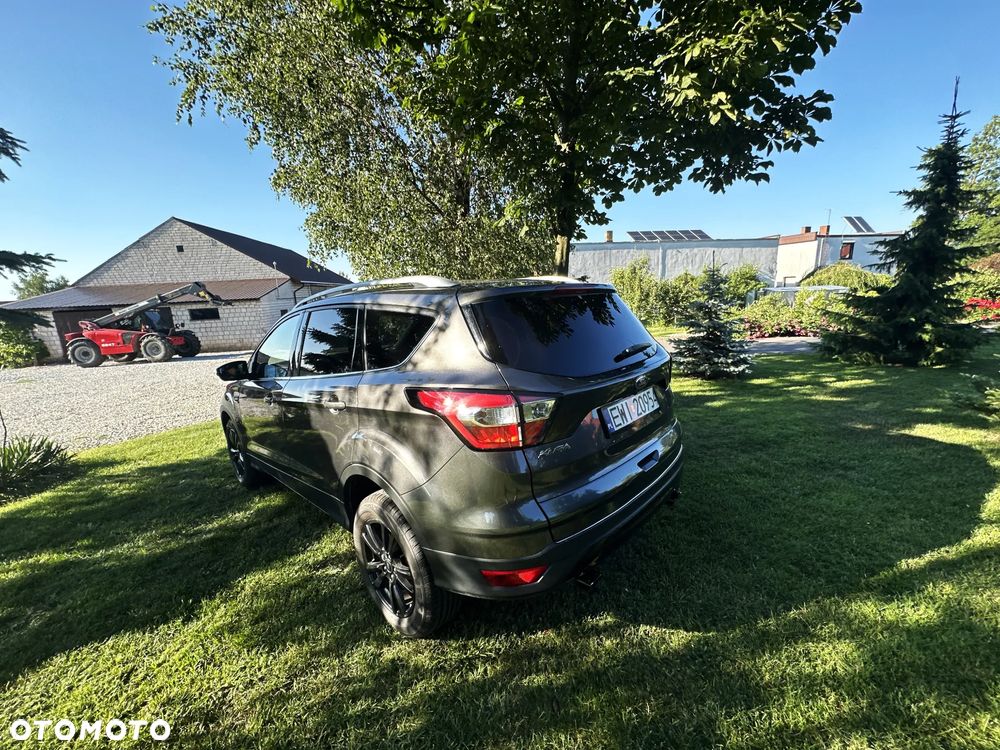 Ford Kuga 2.0 TDCi 2x4 Titanium - 16