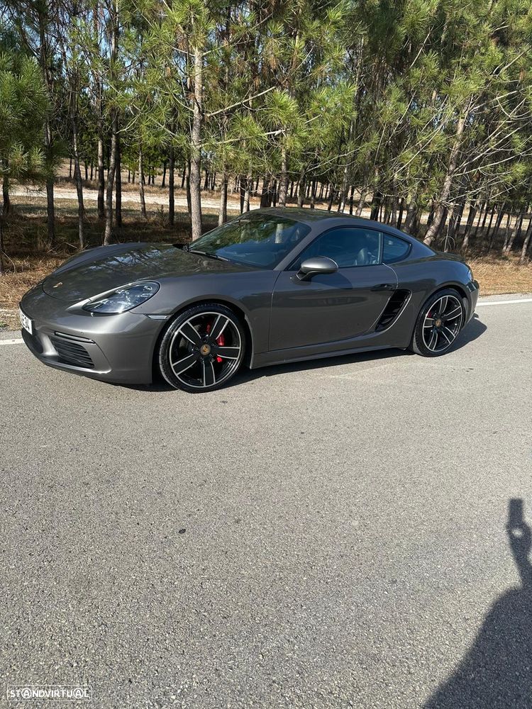 Porsche 718 Cayman - 30