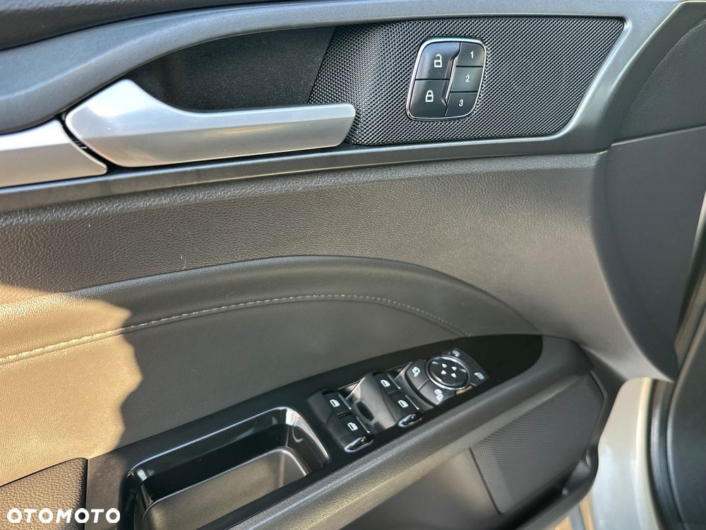 Ford Mondeo 2.0 TDCi PowerShift-Aut Allrad Titanium - 29